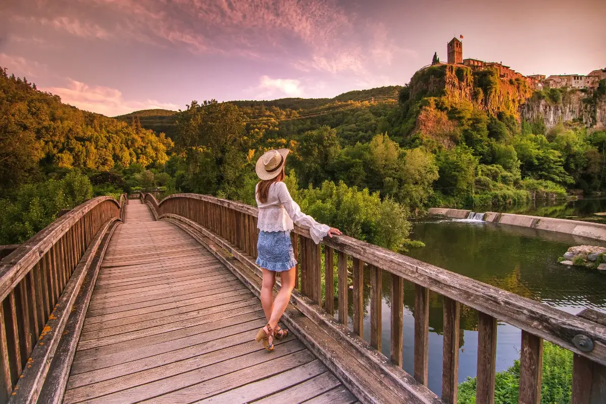 Qué ver en Castellfollit de la Roca, el pueblo sobre el precipicio