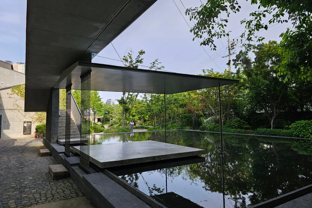 Pabellón Mies van der Rohe, el edificio más influyente que nadie visita