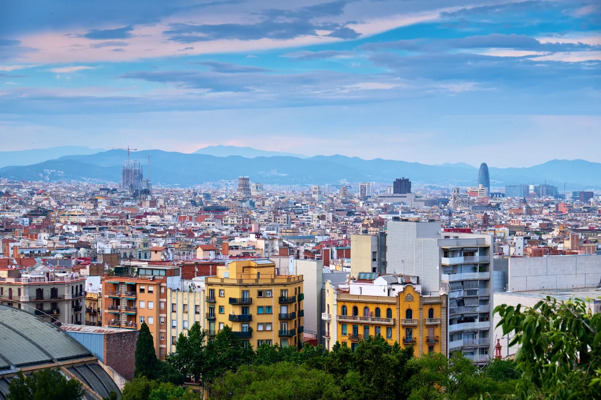 Living in Barcelona: Discounts, Markets and Routines Tourists Don't Access