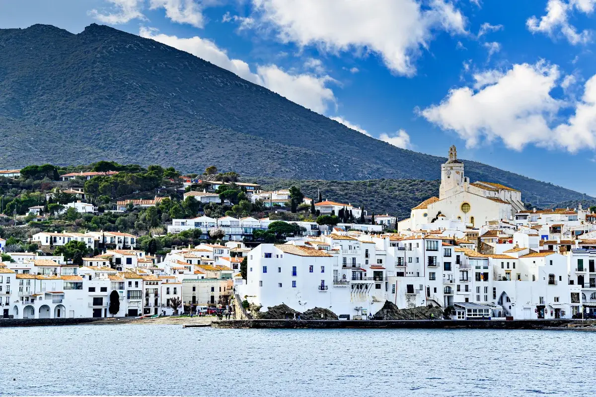 Qué ver en Cadaqués, guía completa del pueblo de Dalí en la Costa Brava