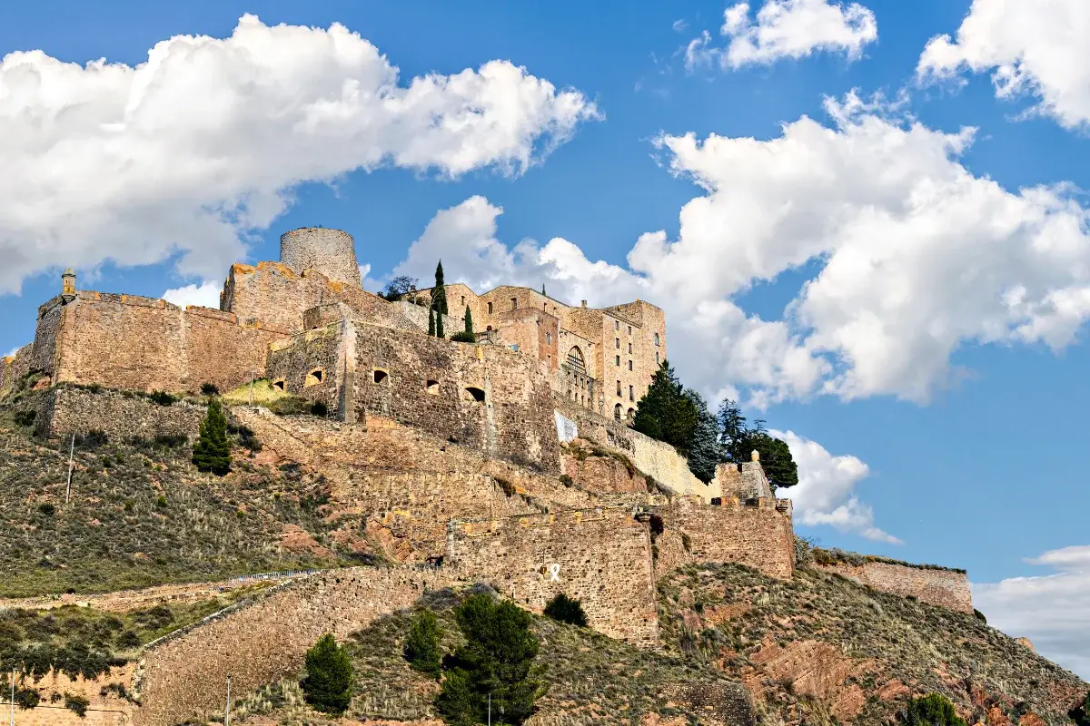 Qué ver en Cardona, guía completa del pueblo medieval del Bages