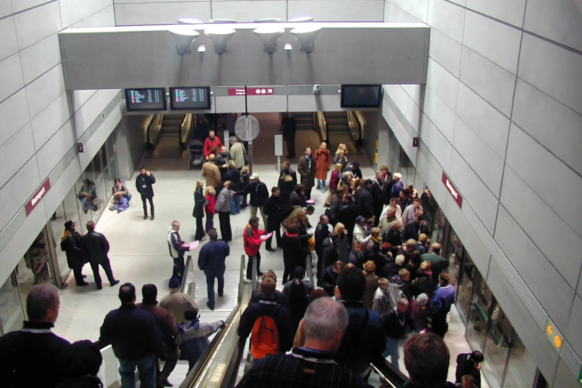 Barcelona Public Transport Guide: Cards, Costs & Tips