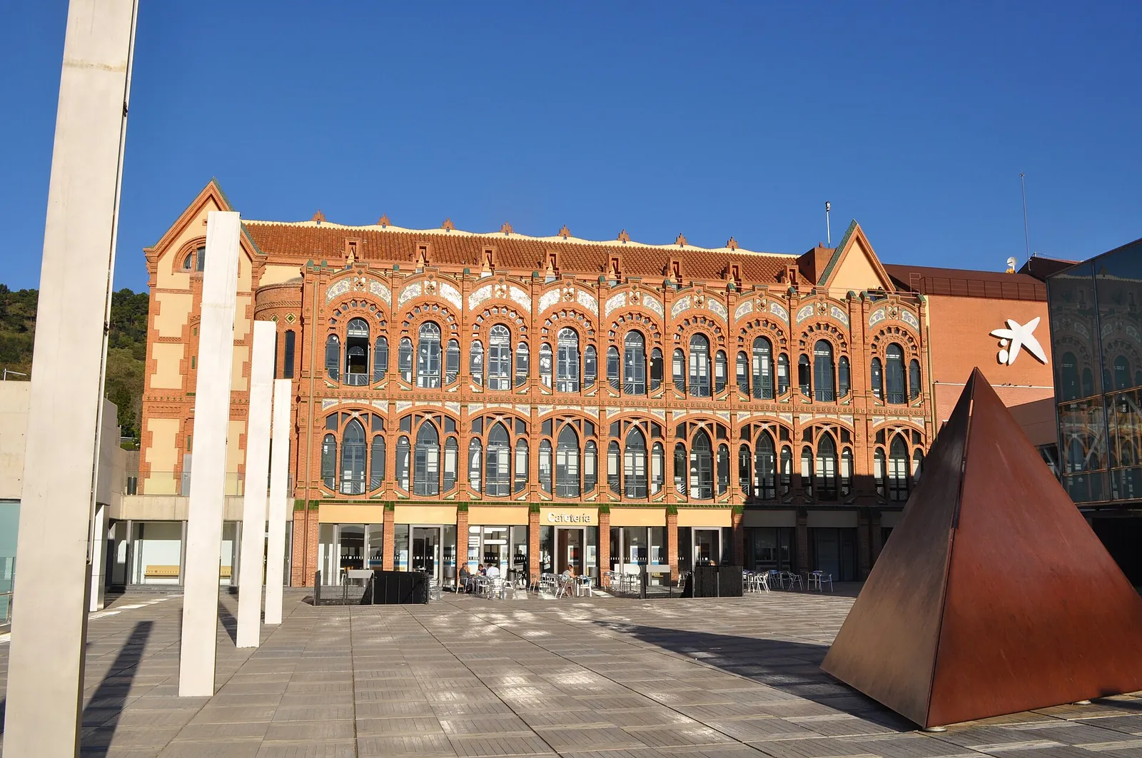 Edificio modernista del CosmoCaixa, en Sant Gervasi