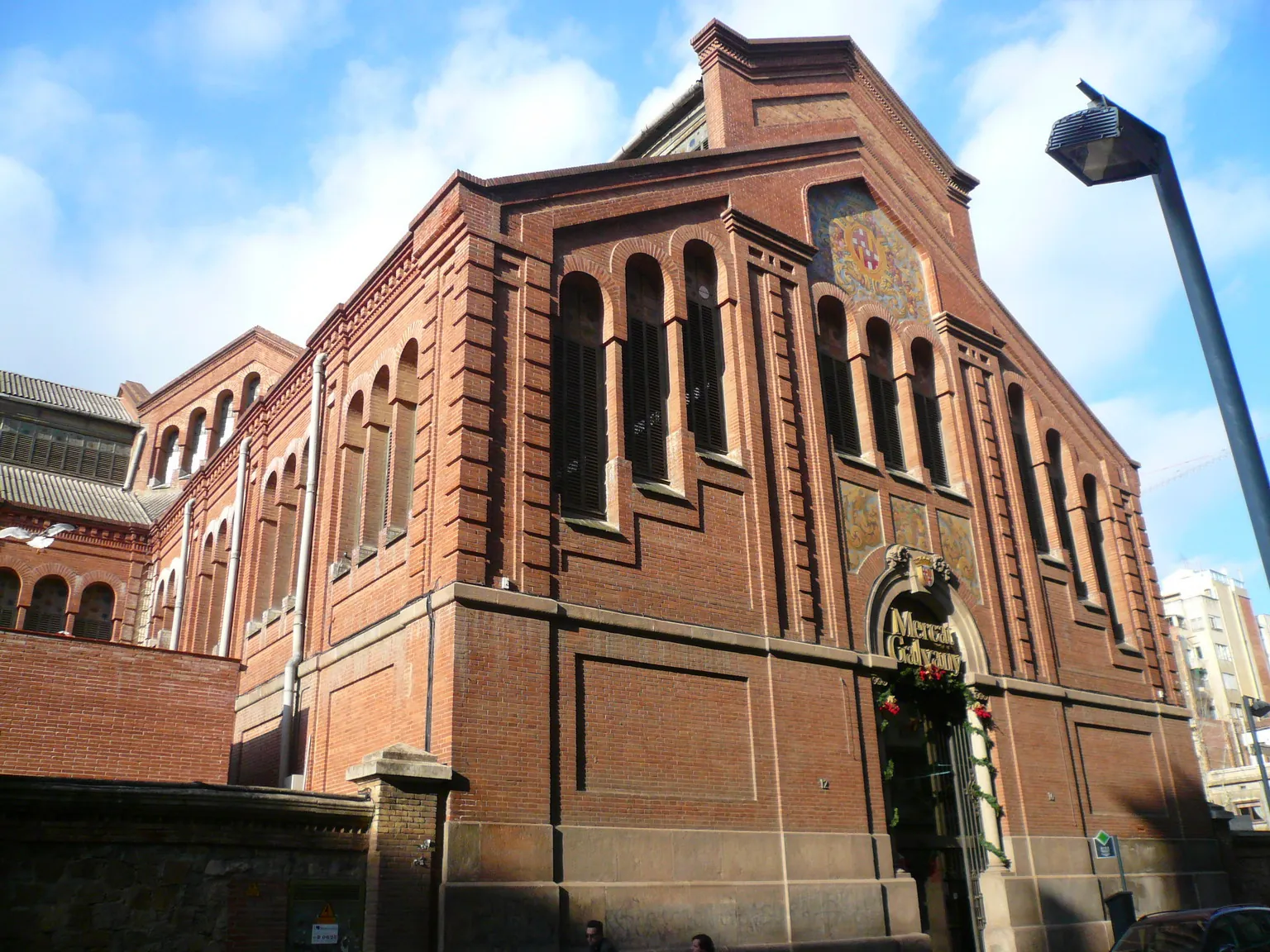 Edificio de ladrillo del Mercat de Galvany, en Sant Gervasi