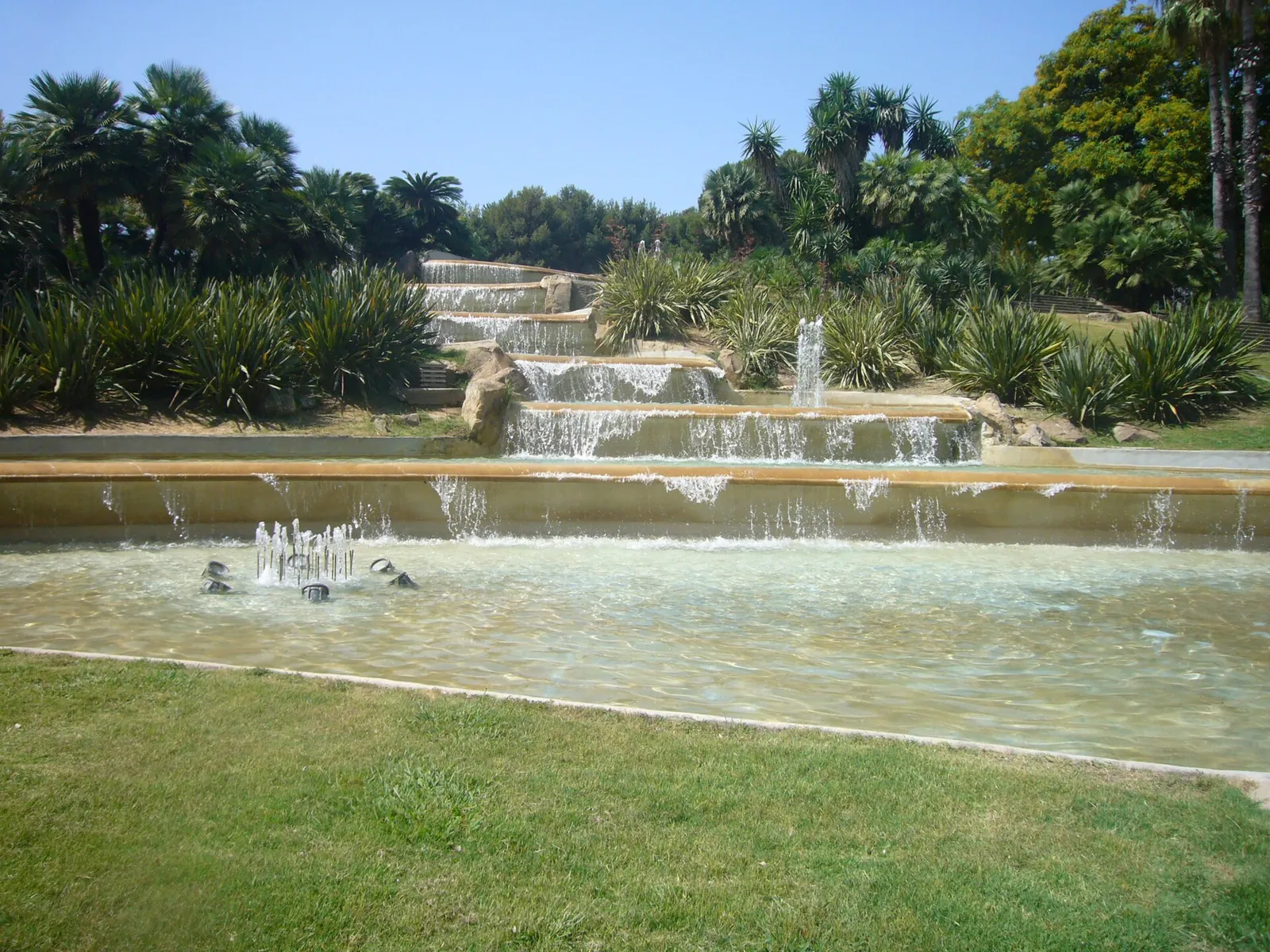 Fuente escalonada de los jardines del Mirador de l'Alcalde, en Montjuïc