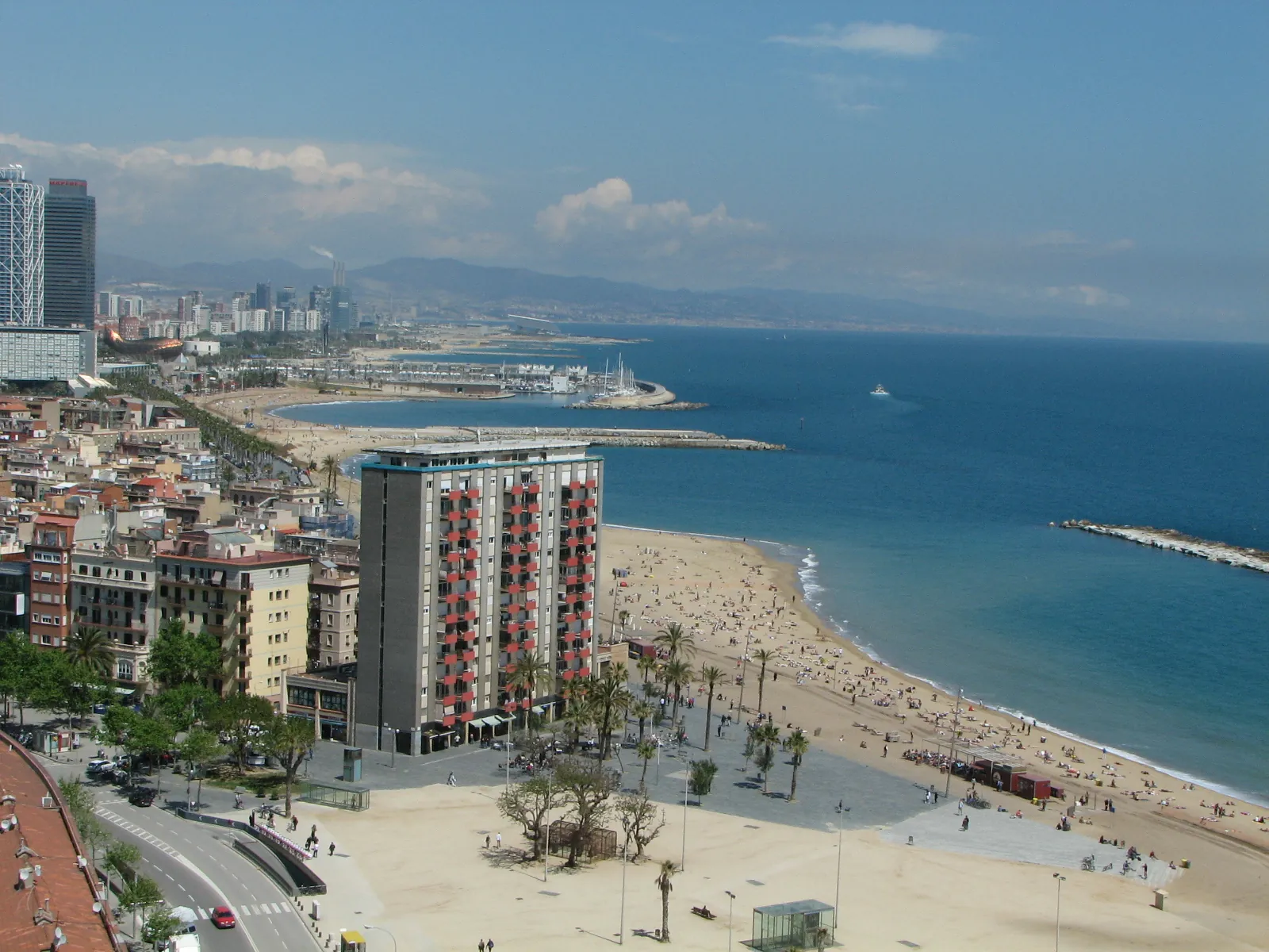 Vista elevada de la platja de Sant Miquel y la Barceloneta